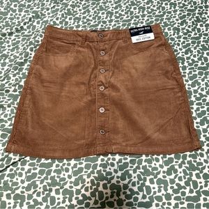 ✨NWT✨ Hollister corduroy button mini skirt